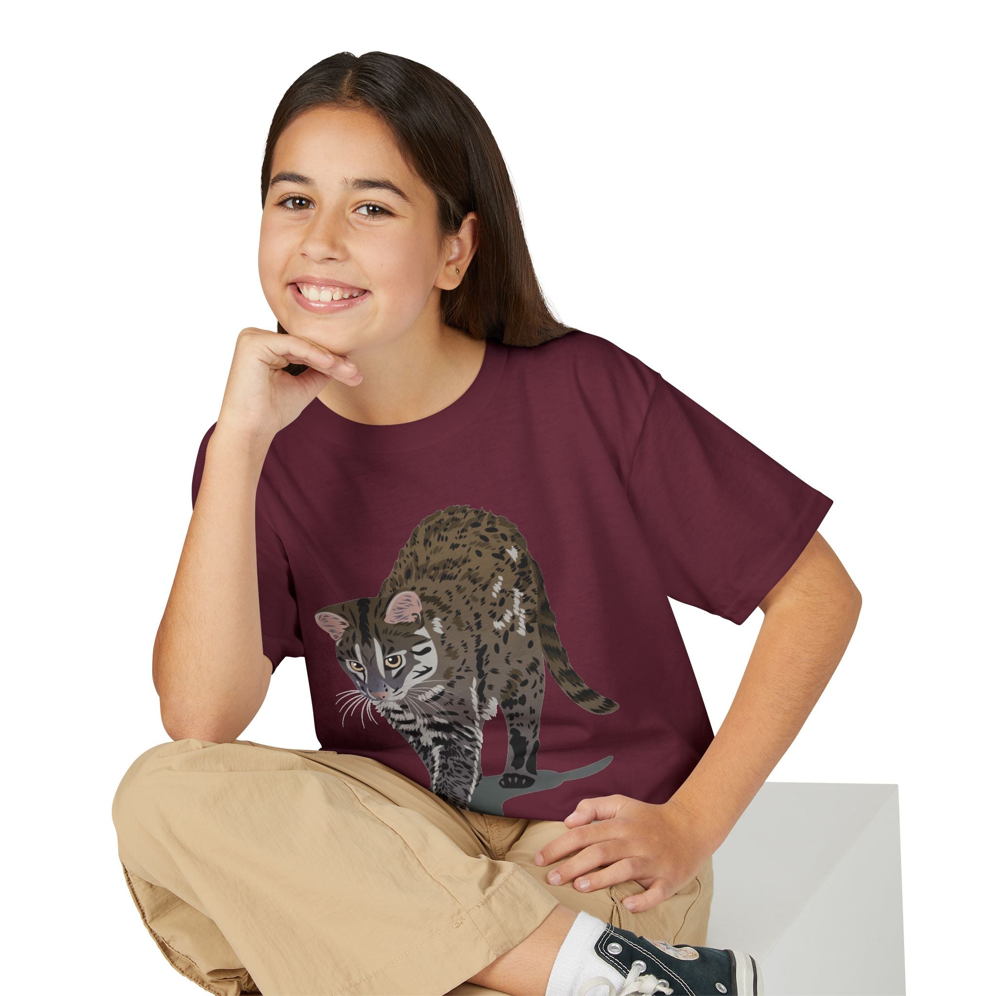 ユース猫Tシャツ — リアルな歩くタビー柄 キッズTee