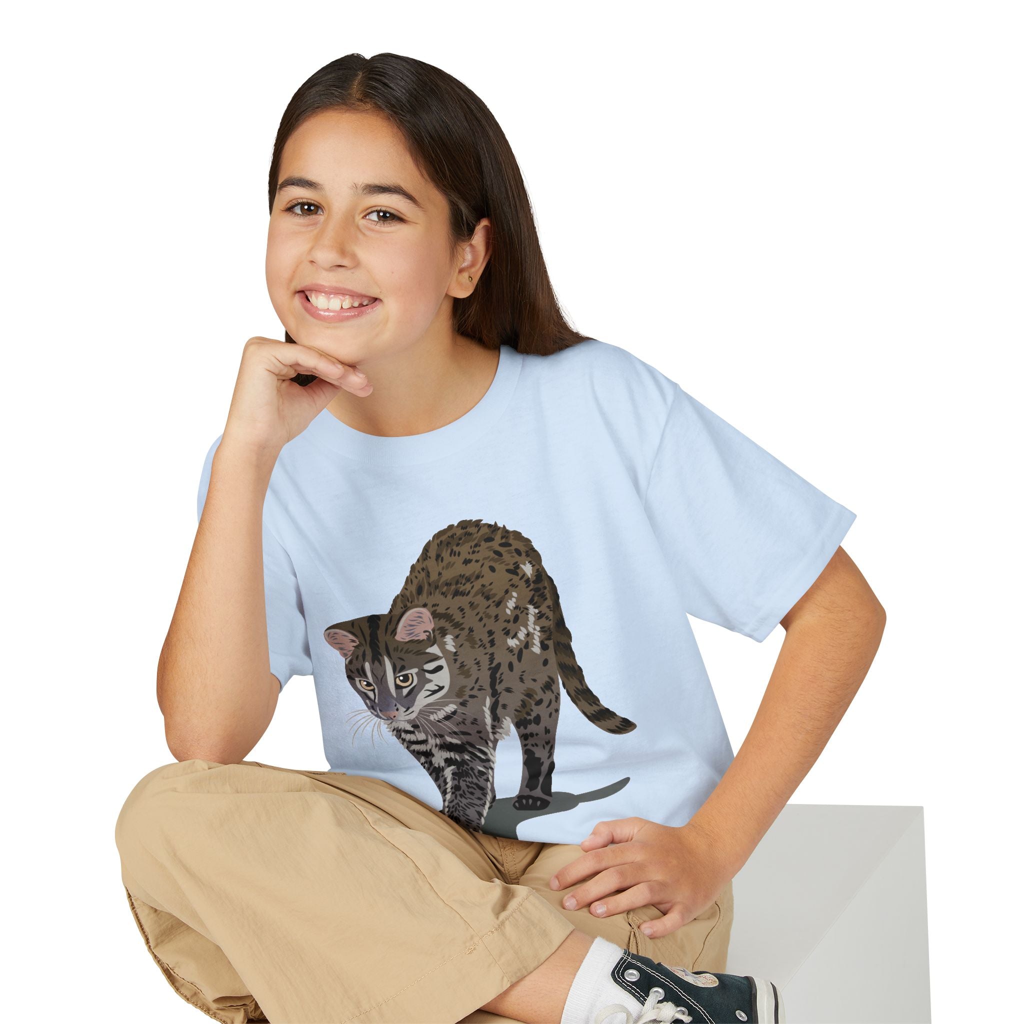 ユース猫Tシャツ — リアルな歩くタビー柄 キッズTee